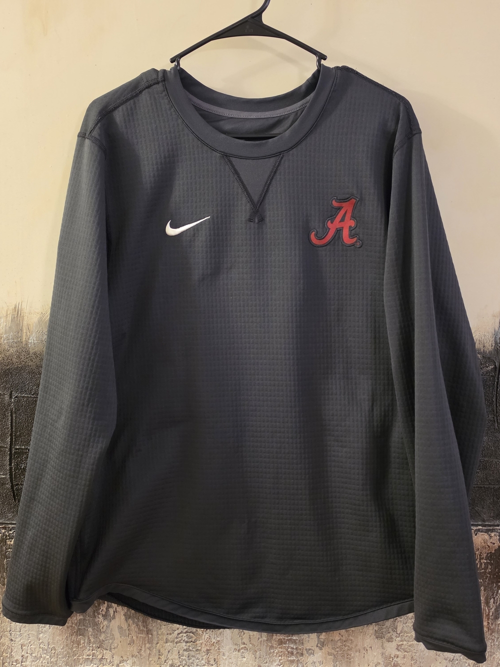 NWOT Nike Alabama Crimson Tide Black Logo Crew Neck Long Sleeve Pullover Men's L